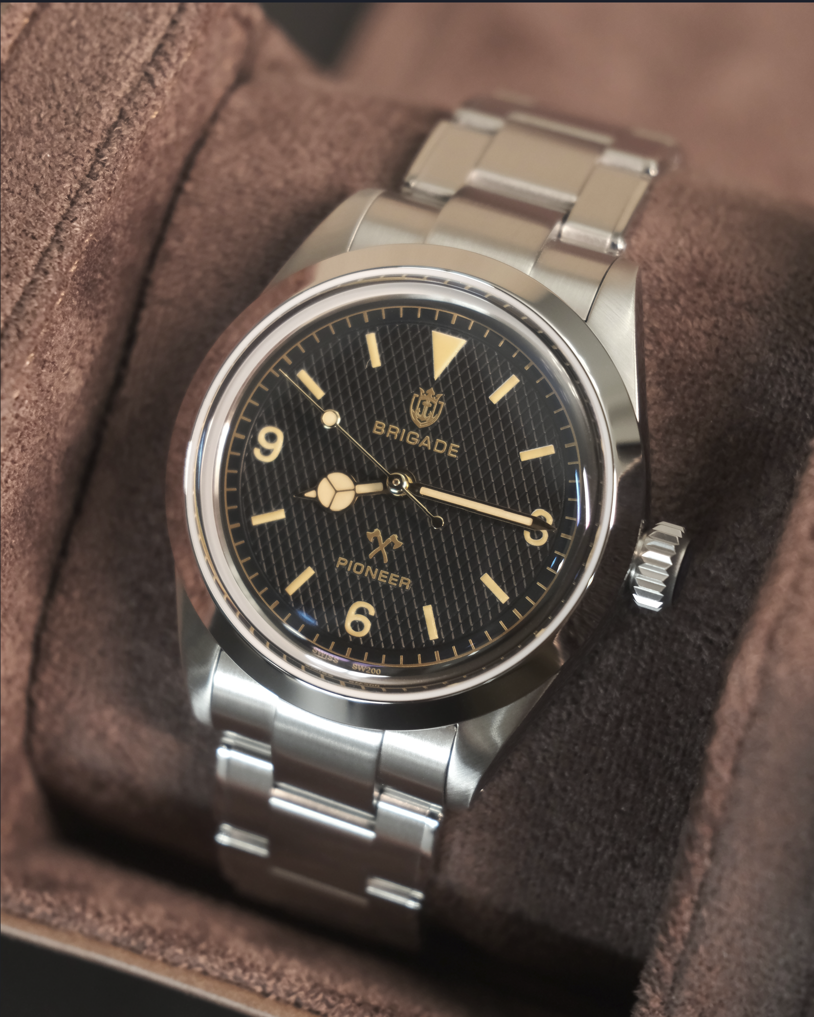 PRE-ORDER Brigade Pioneer Legend Edition - Mercedes Hands